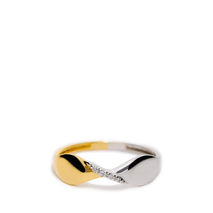 18k gold diamond ring