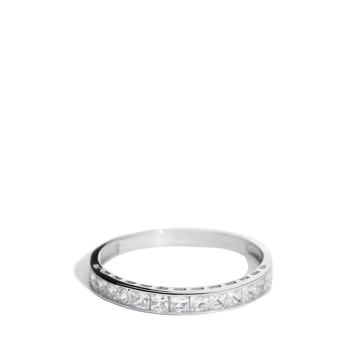 18k white gold ring